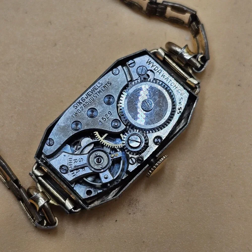 Antique Wyda Watch Co. 1529 6 Jewel Two Adjustments Swiss Ladies Watch Runs